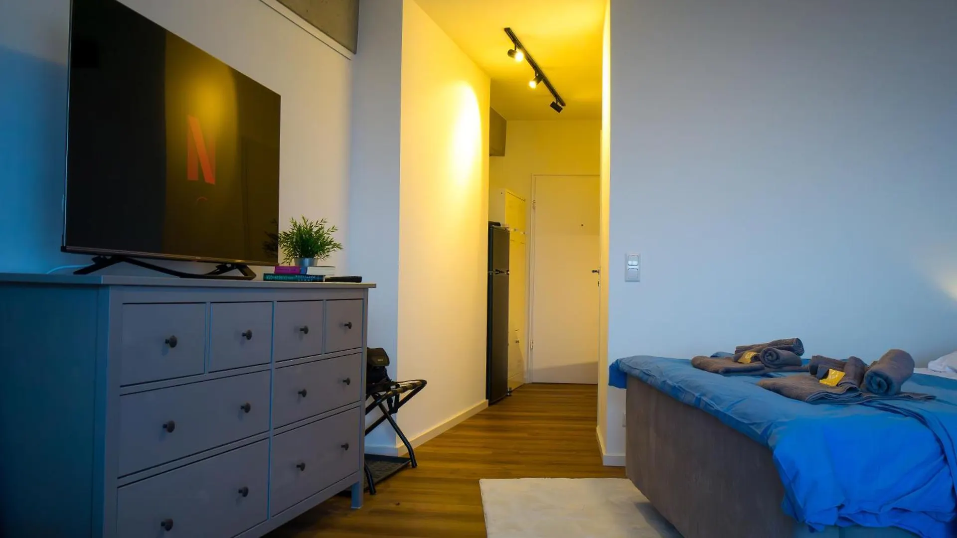 *Vivere Apartment 13 Stock, Ausicht, Zentrum, Neu Augsburg Germany
